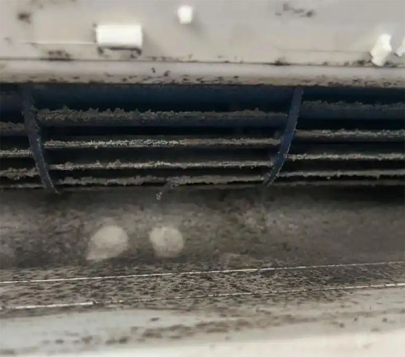 西乌珠穆沁空调吹的风有股烧焦味是怎么回事